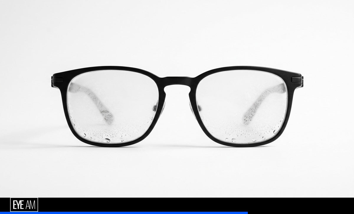 Brille mit komplett beschlagenen Gläsern